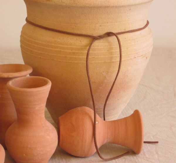 terracotta-pots-mocha